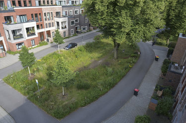 Aus der Vogelperspektive lässt sich gut erkennen, wie die Versickerungsmulden in das Straßennetz eingebettet sind.